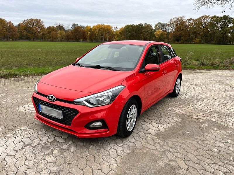 Rot Gebraucht 2019 Hyundai i20 Select Kleinwagen | 8.600 € (Guter Preis) - Bild 1/4