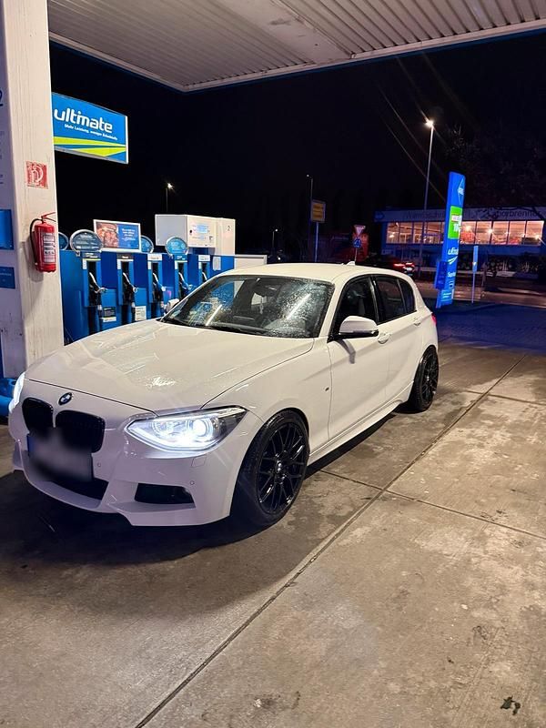 Gebraucht BMW 116 M Sport 240 PS (176 kW) 2015 Weiß Kleinwagen