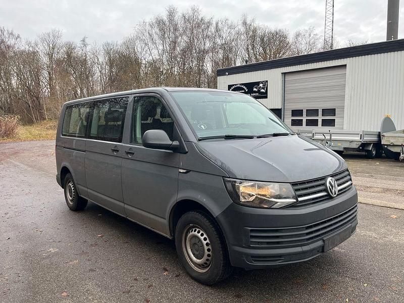 Gebraucht VW Caravelle 102 PS (75 kW) 2018 Grau Van / Kleinbus
