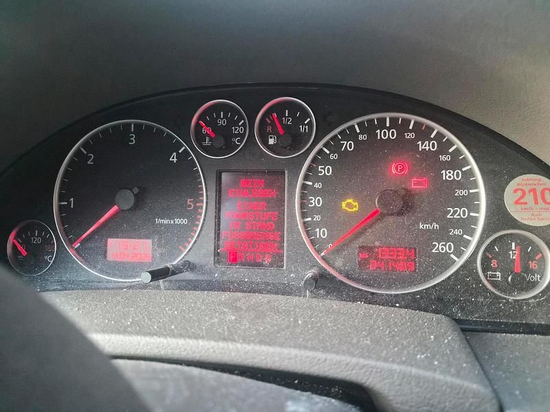 Usata Audi A6 163 CV (119 kW) 2003 Argento Station wagon