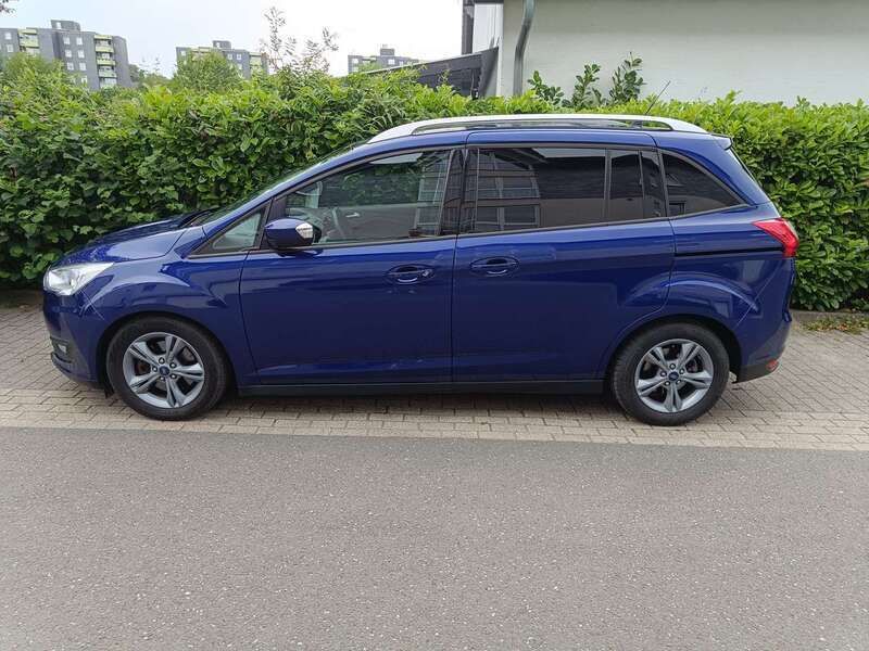 Blau Gebraucht 2016 Ford Grand C-Max Trend Van / Kleinbus | 8.450 € (Fairer Preis) - Bild 1/4