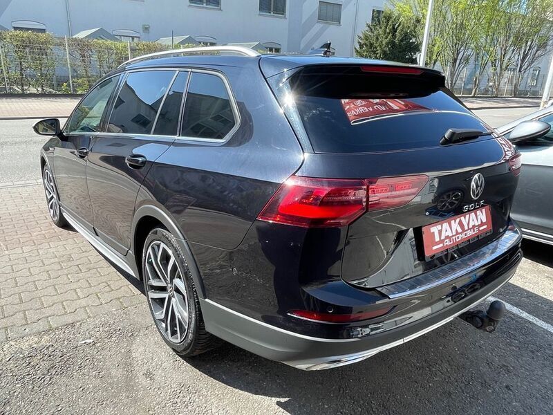 Gebraucht VW Golf Alltrack 200 PS (147 kW) 2021 Deep black perleffekt Kombi