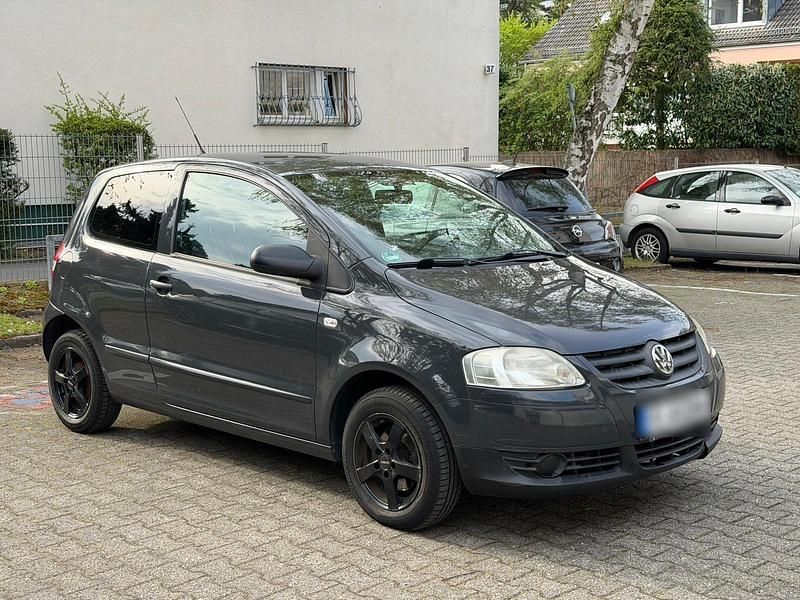 Gebraucht VW Fox Style 54 PS (39 kW) 2010 Grau Kleinwagen