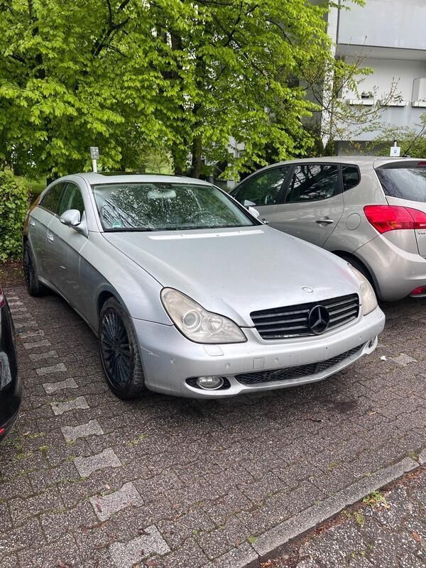 Silber Gebraucht 2004 Mercedes CLS500 Limousine | 3.500 € (Superpreis) - Bild 1/4
