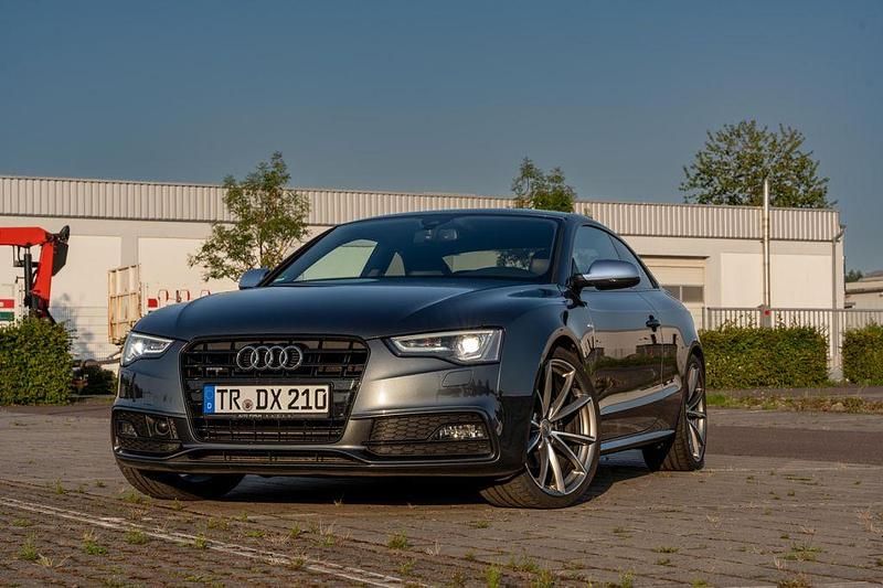 Grau Gebraucht 2014 Audi A5 Advanced Coupé | 22.500 € (Teuer) - Bild 1/4
