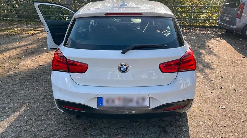 Weiß Gebraucht 2017 BMW 118 M Sport Kleinwagen | 14.600 € (Guter Preis) - Bild 1/4