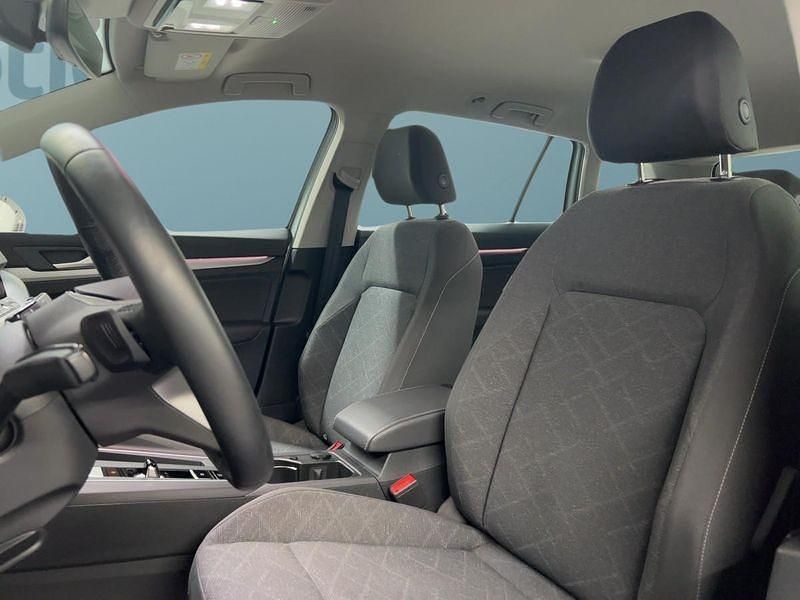 Gebraucht VW Golf VIII 150 PS (110 kW) 2023 Silber Kombi