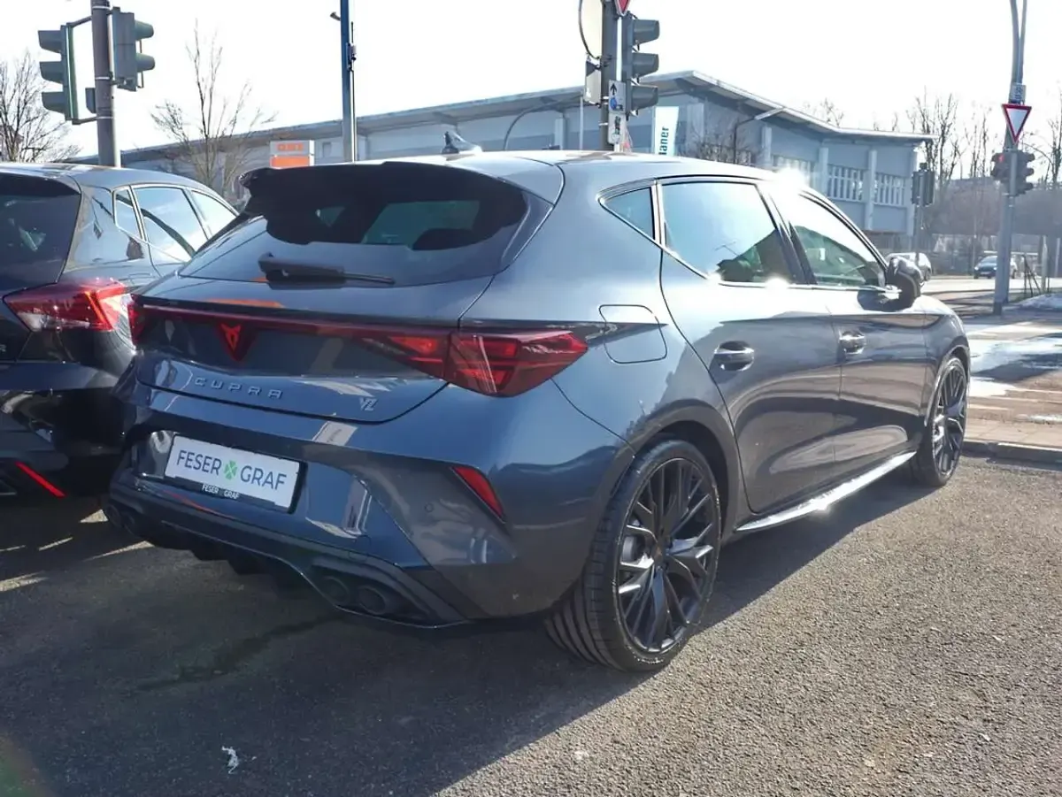 Nowe Cupra Leon VZ 300 KM (220 kW) 2026 Szary Kombi