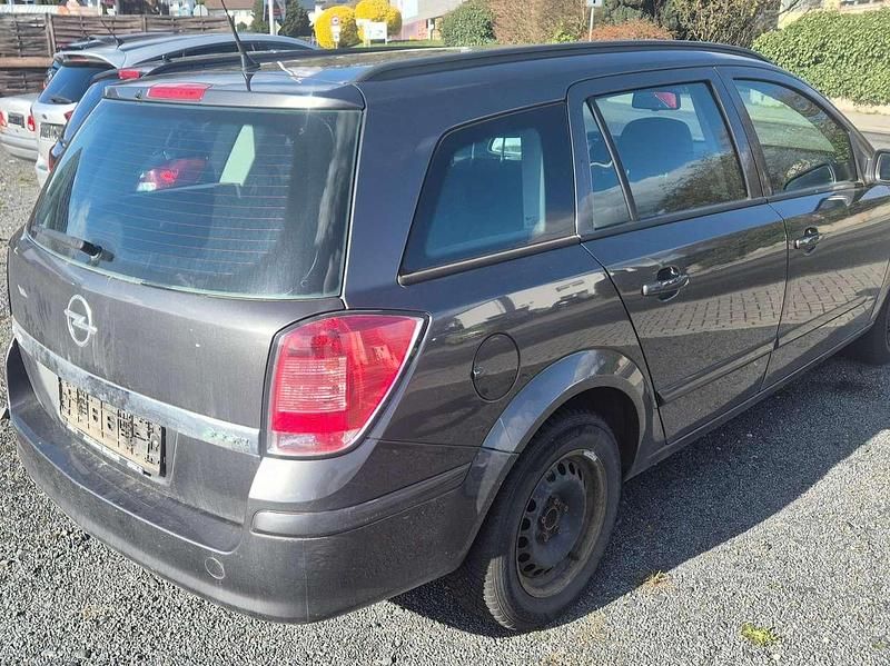 Usata Opel Astra Edition 90 CV (66 kW) 2009 Grigio Station wagon