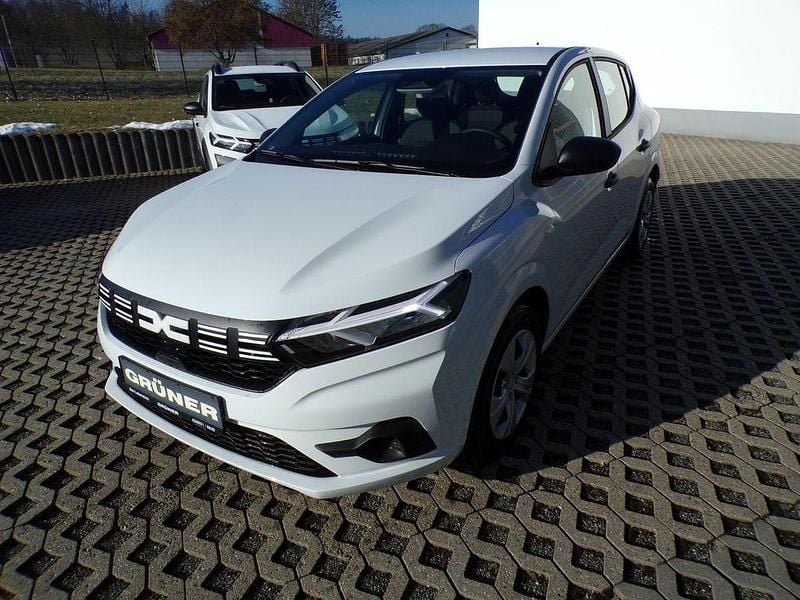 Neu Dacia Sandero Essentiel 91 PS (66 kW) 2025 Weiß Limousine