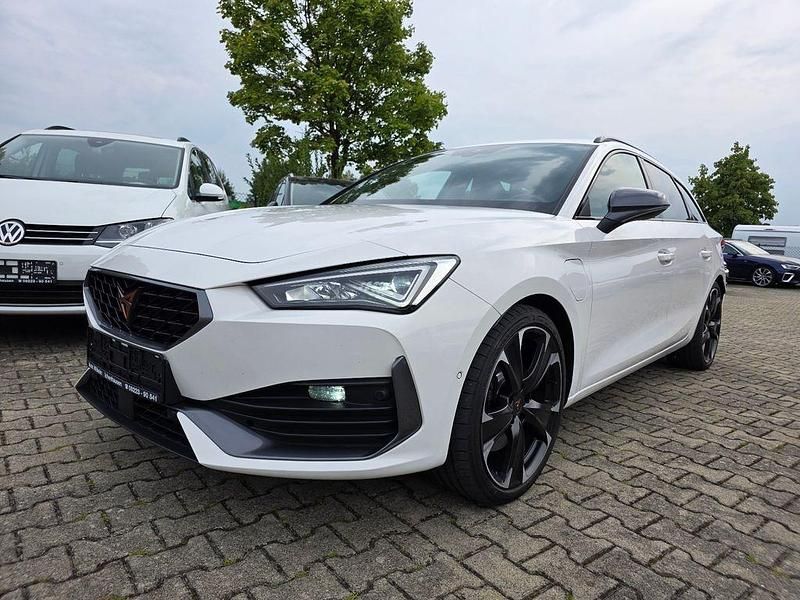 Weiß Gebraucht 2022 Cupra Leon VZ Limousine | 24.490 € (Fairer Preis) - Bild 1/4