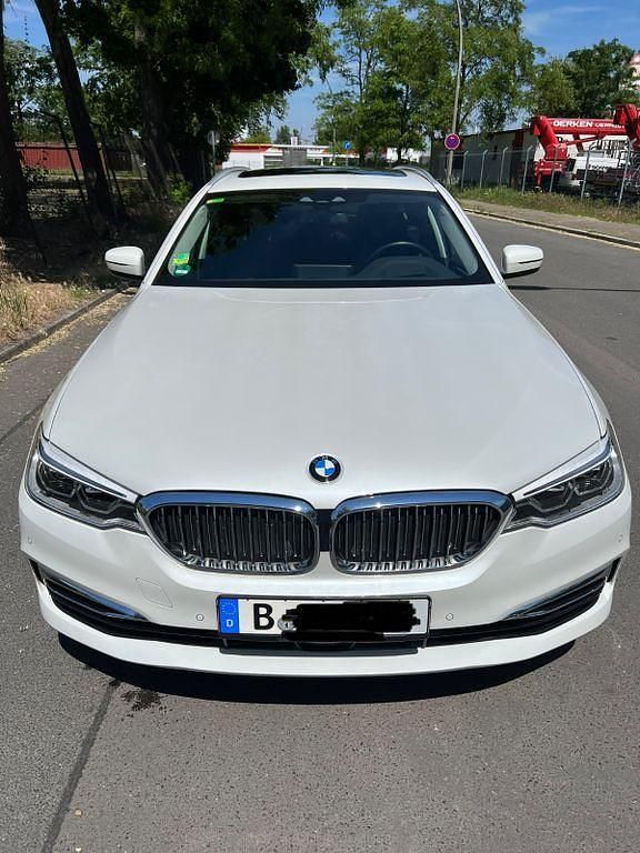 Weiß Gebraucht 2019 BMW 530 Luxury Line Limousine | 33.500 € (Superpreis) - Bild 1/4