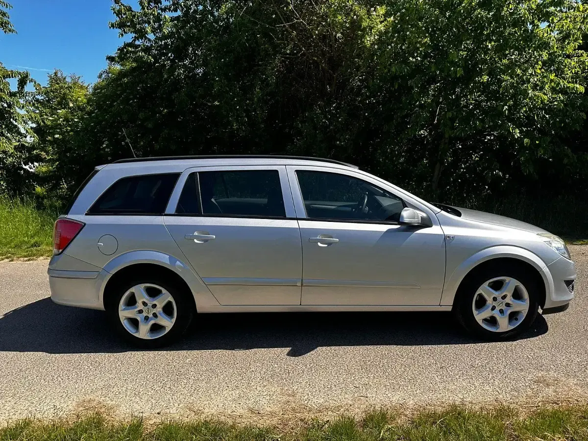 Gebraucht Opel Astra Catch Me 101 PS (74 kW) 2007 Silber Kombi
