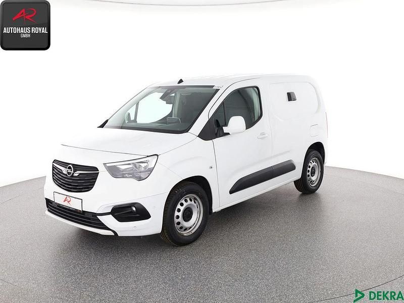 Weiß Gebraucht 2020 Opel Combo Edition Van / Kleinbus | 17.880 € (Fairer Preis) - Bild 1/4
