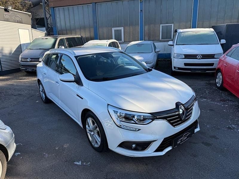 Gebraucht Renault Mégane IV Life 116 PS (85 kW) 2018 Weiß Limousine