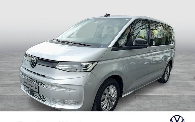 Usado VW Multivan Basis 150 HP (110 kW) 2024 Prateado Monovolume