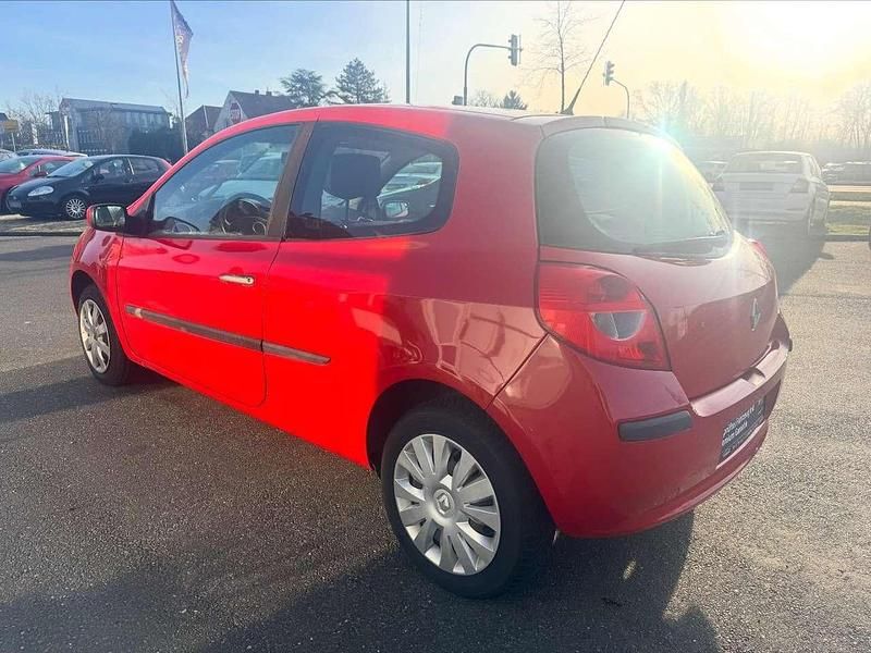 Gebraucht Renault Clio II Dynamique 75 PS (55 kW) 2006 Tomate rot Kleinwagen