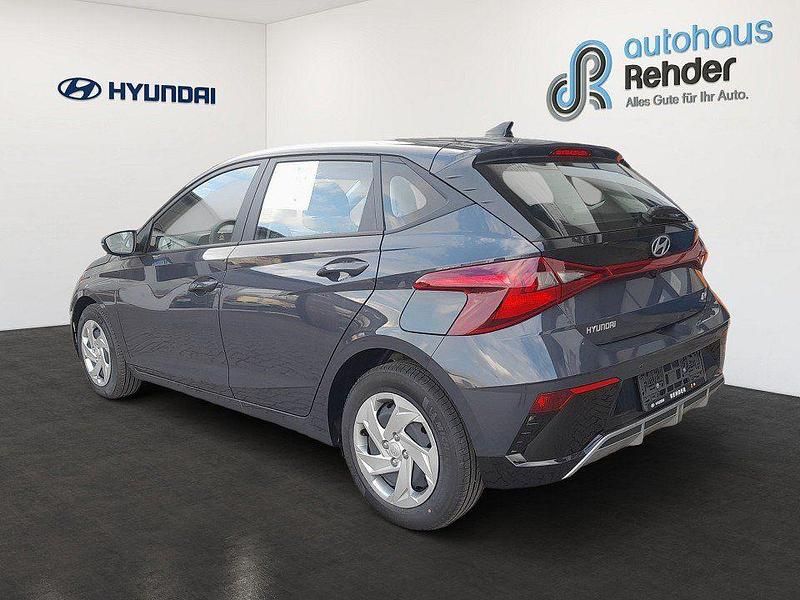 Neu Hyundai i20 Select 101 PS (74 kW) 2025 Aurora grey Kleinwagen