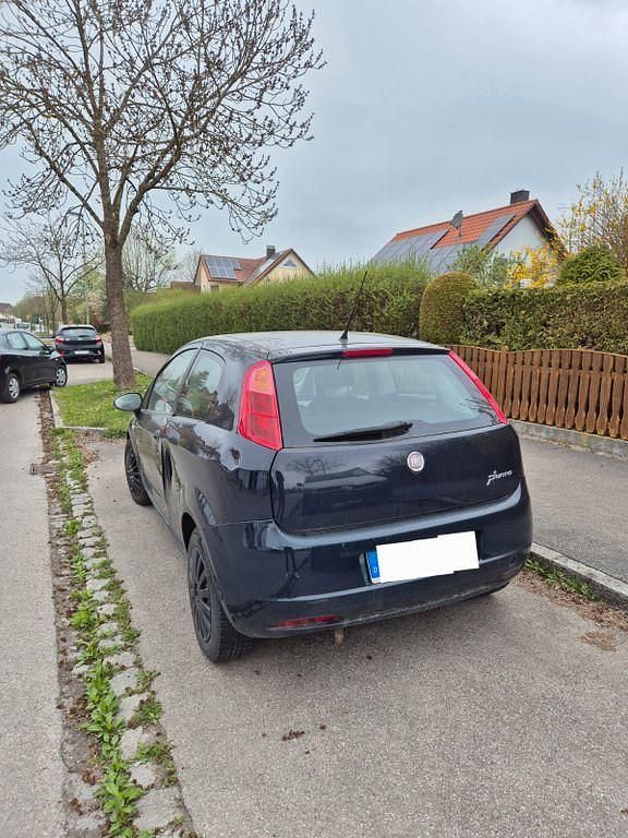 Gebraucht Fiat Punto Active 65 PS (47 kW) 2009 Blau Kleinwagen