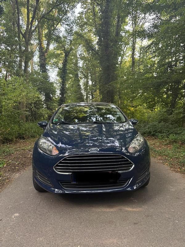 Blau Gebraucht 2013 Ford Fiesta Kleinwagen | 4.750 € (Guter Preis) - Bild 1/4