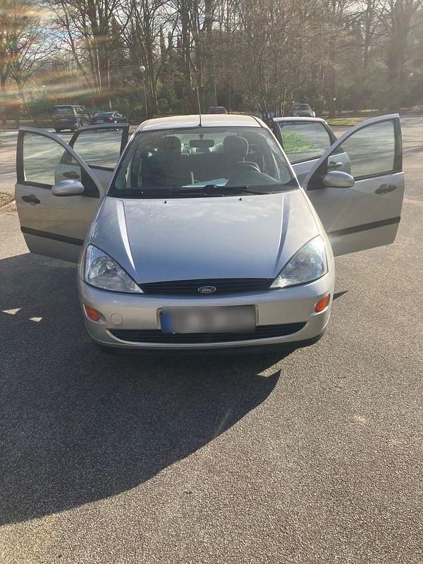 Gebraucht Ford Focus 101 PS (74 kW) 2001 Silber Kombi