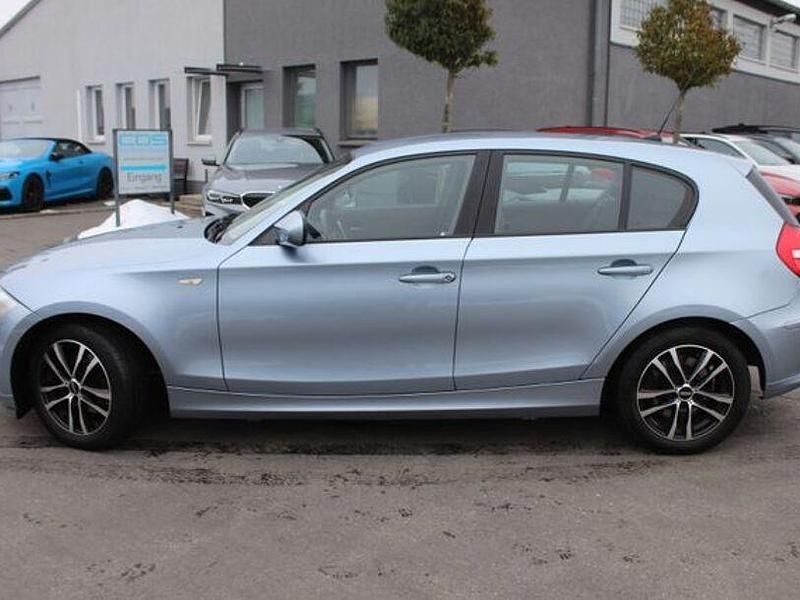 Second-hand BMW 118 Advantage 143 CP (105 kW) 2011 Albastru Hatchback