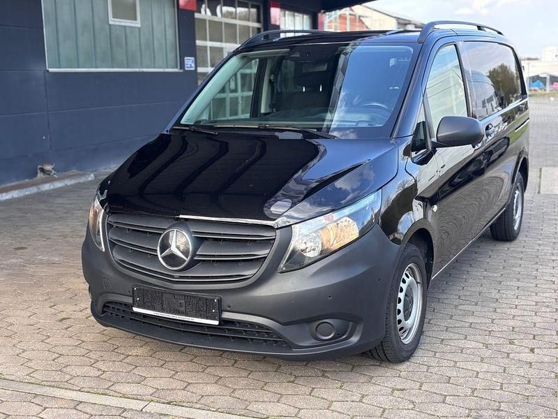 Second-hand Mercedes Vito 163 CP (119 kW) 2022 Negru Van