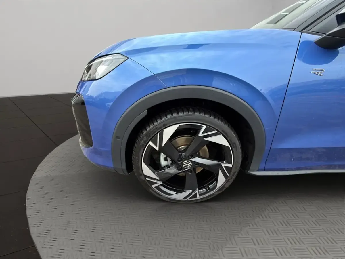 Gebraucht VW T-Roc R-line 150 PS (110 kW) 2025 Blau SUV