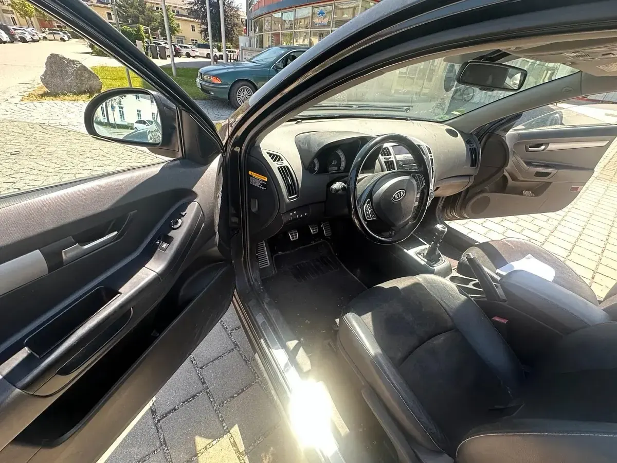 Gebraucht Kia Ceed 160 PS (117 kW) 2008 Schwarz Kleinwagen