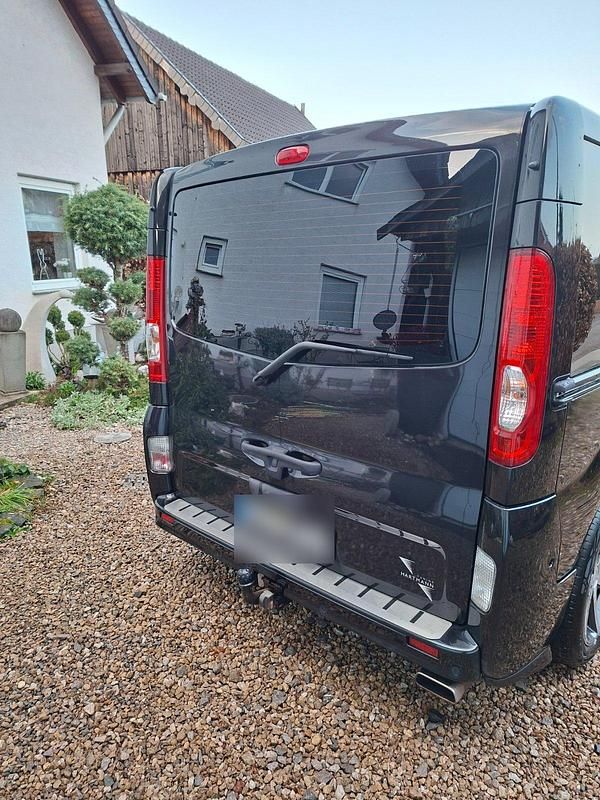 Gebraucht Renault Trafic 115 PS (84 kW) 2014 Schwarz Van / Kleinbus