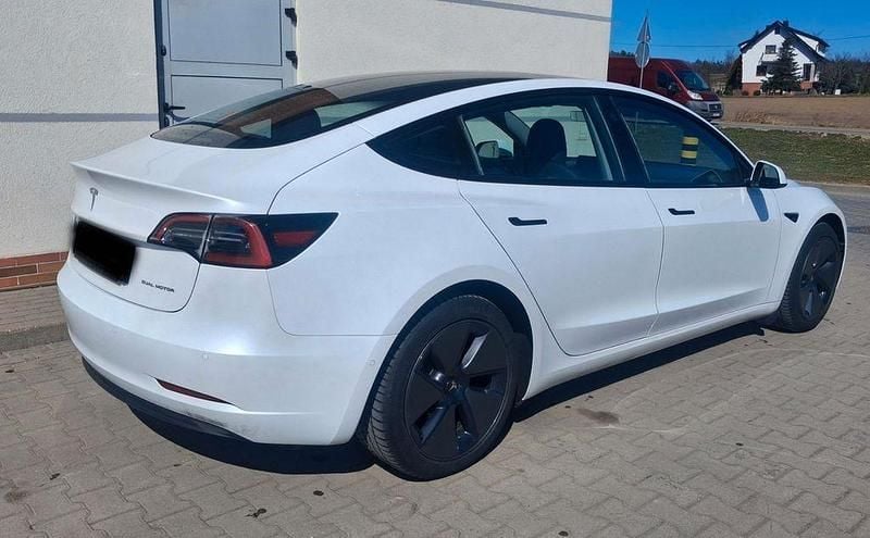 Second-hand Tesla Model 3 366 kW (498 CP) 2021 Alb Berlinǎ