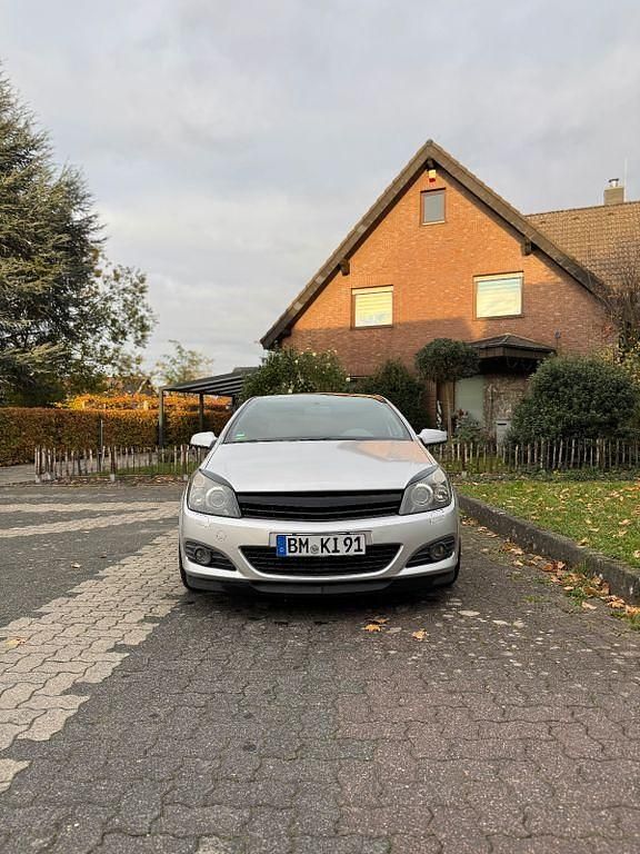 Gebraucht Opel Astra GTC 200 PS (147 kW) 2008 Silber Coupé