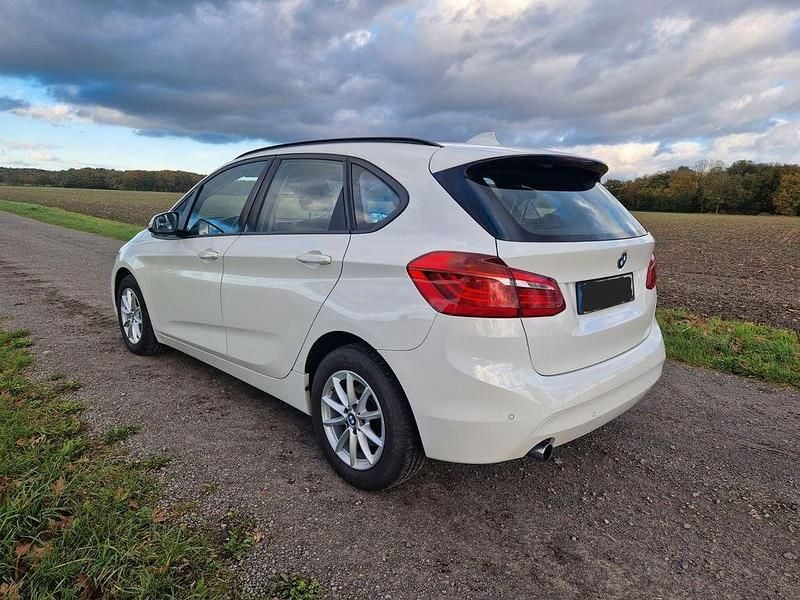 Gebraucht BMW 216 Active Tourer 116 PS (85 kW) 2017 Weiß Van / Kleinbus