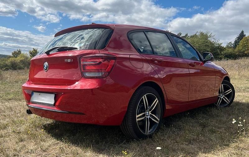 Gebraucht BMW 118 Sport Line 170 PS (125 kW) 2011 Rot Kleinwagen