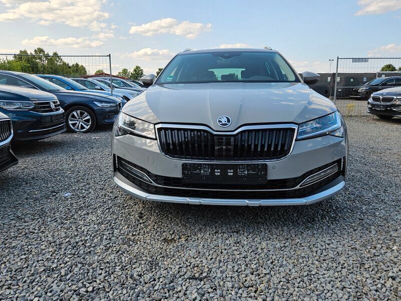 Grau Gebraucht 2021 Skoda Superb Scout 4x4 Kombi | 20.800 € (Guter Preis) - Bild 1/4