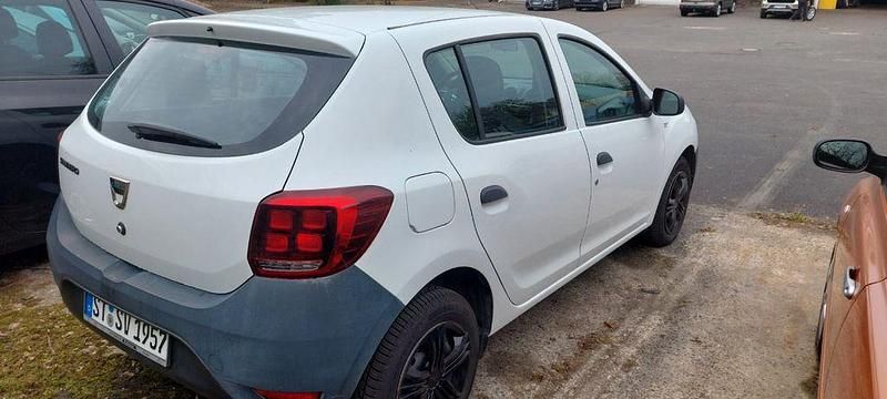 Gebraucht Dacia Sandero 73 PS (53 kW) 2018 Weiß Limousine