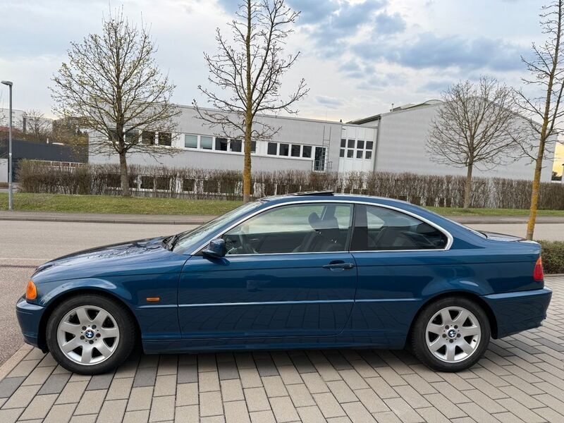 Gebraucht BMW 325 Sport Line 192 PS (141 kW) 2001 Blau Coupé