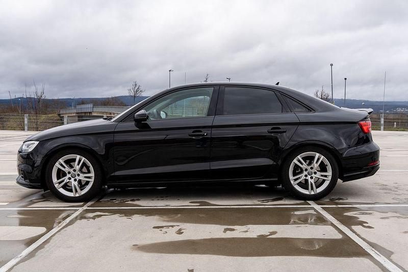 Gebraucht Audi A3 Sport 116 PS (85 kW) 2017 Schwarz Limousine