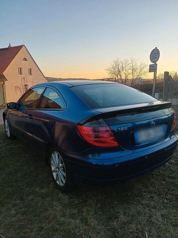 Gebraucht Mercedes C180 129 PS (94 kW) 2002 Blau Coupé