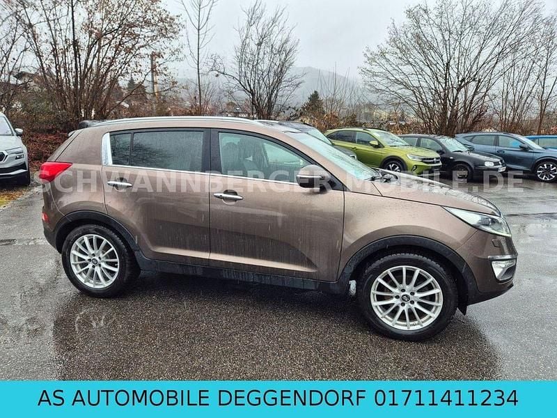 Beige Gebraucht 2016 Kia Sportage Spirit SUV | 8.999 € (Guter Preis) - Bild 1/4