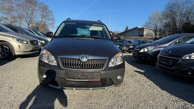 Gebraucht Skoda Roomster 105 PS (77 kW) 2011 Grau Van / Kleinbus