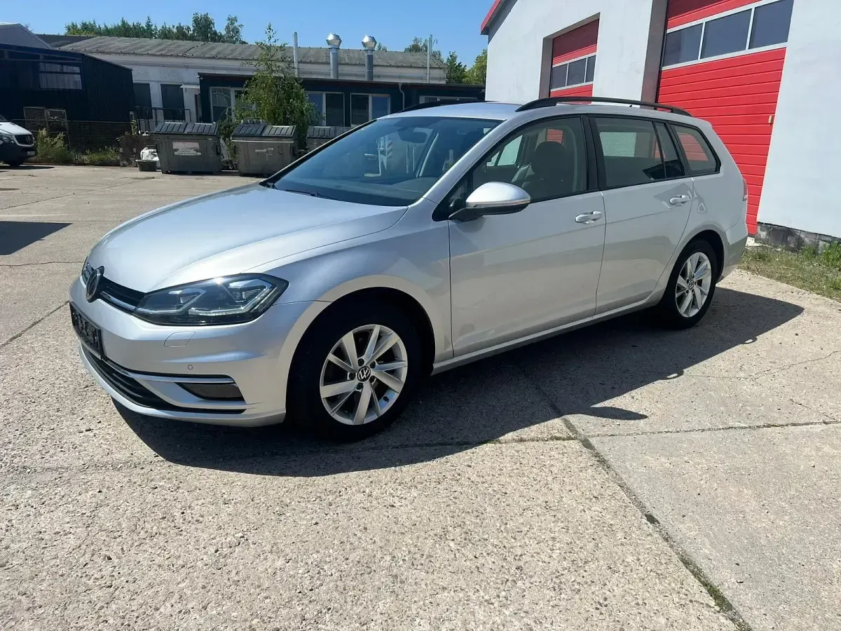 Gebraucht VW Golf VII Comfortline 150 PS (110 kW) 2020 Silber Limousine