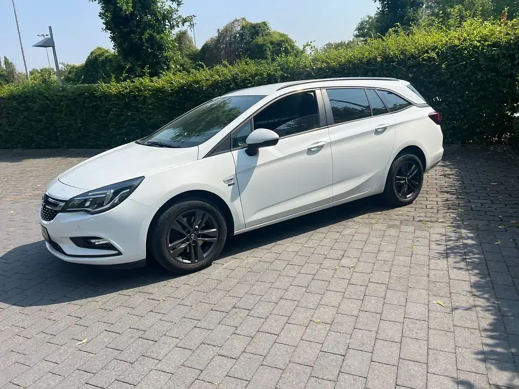 Gebraucht Opel Astra 136 PS (100 kW) 2019 Weiß Kombi