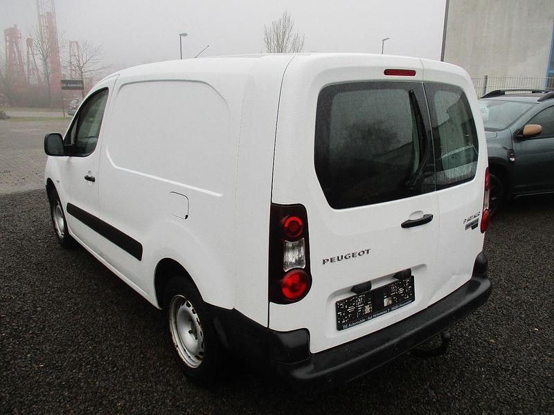 Gebraucht Peugeot Partner Premium 99 PS (72 kW) 2018 Weiß Van / Kleinbus