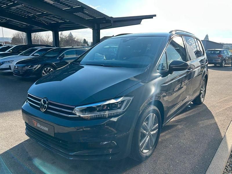Neu VW Touran 150 PS (110 kW) 2026 Delfingrau metallic Van / Kleinbus