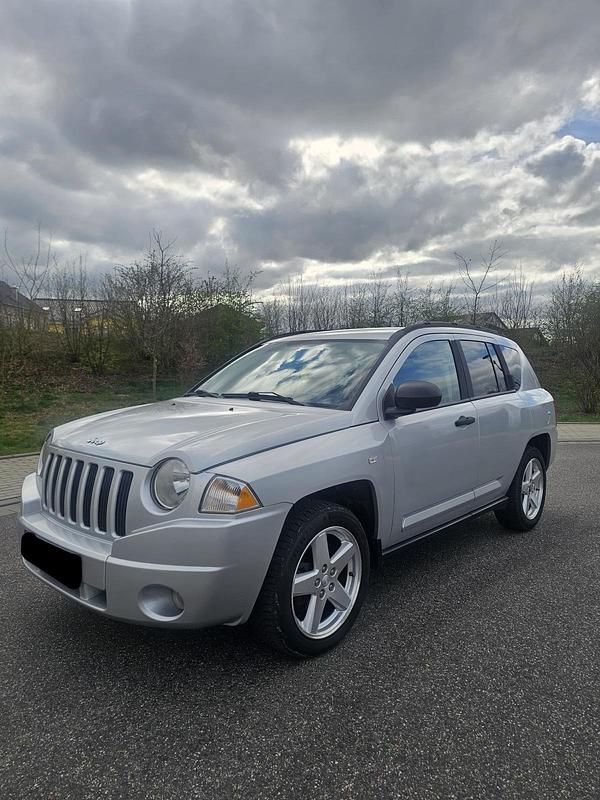 Gebraucht Jeep Compass 140 PS (102 kW) 2010 SUV