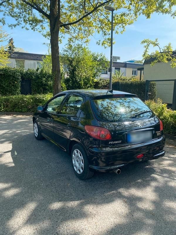 Gebraucht Peugeot 206 75 PS (55 kW) 2007 Schwarz Limousine