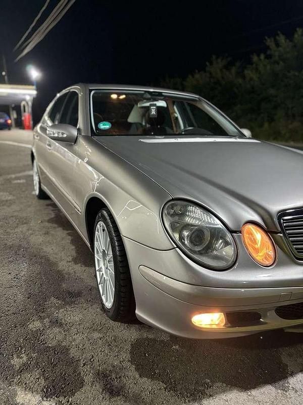 Bronze Gebraucht 2004 Mercedes E200 Classic Limousine | 5.150 € (Fairer Preis) - Bild 1/4
