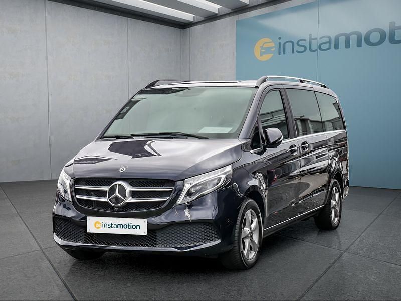 Blau Gebraucht 2022 Mercedes V300 Van / Kleinbus | 58.499 € (Etwas zu teuer) - Bild 1/4