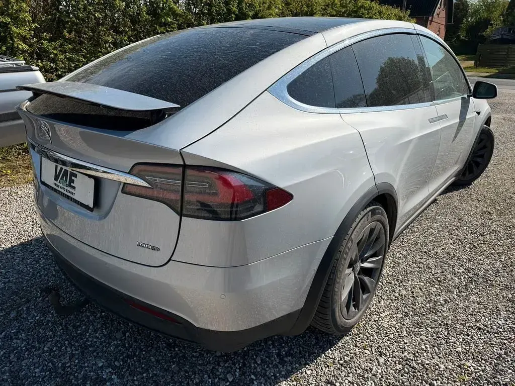 Usado Tesla Model X 386 kW (525 CV) 2018 Plateado SUV